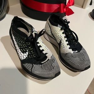 Nike Flyknit Racers - excellent condition - size 5.5 mens/7 Womens